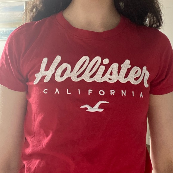 Hollister logo tee in women’s size XS (classic fit) - Picture 3 of 4